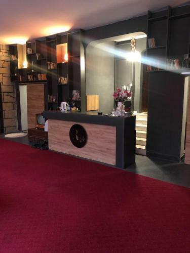 Hostal R34 Guest House