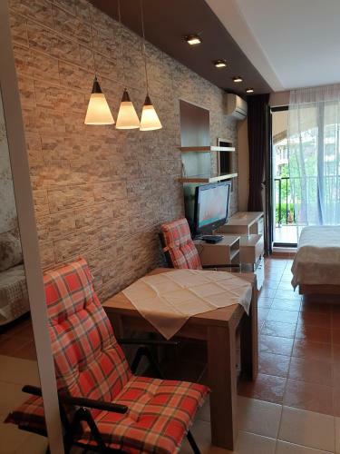 Alex Apartment In Green Life Beach Resort
