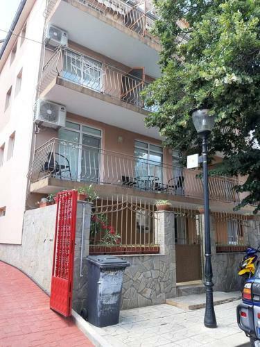 Hostal ?????