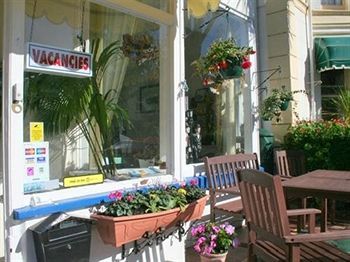 Hostal The Haldon Guest House