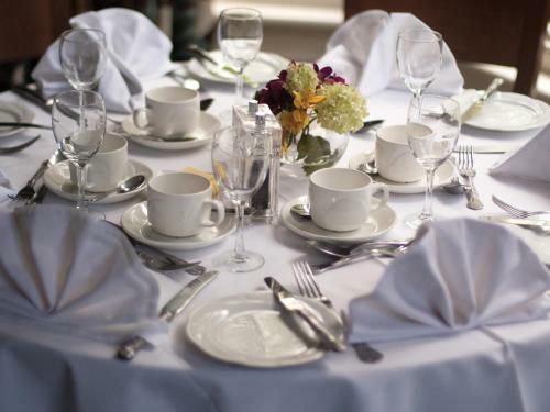 Ascot House Hotel