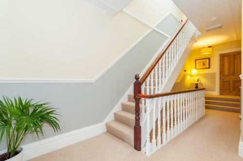 Hostal Ashwood House