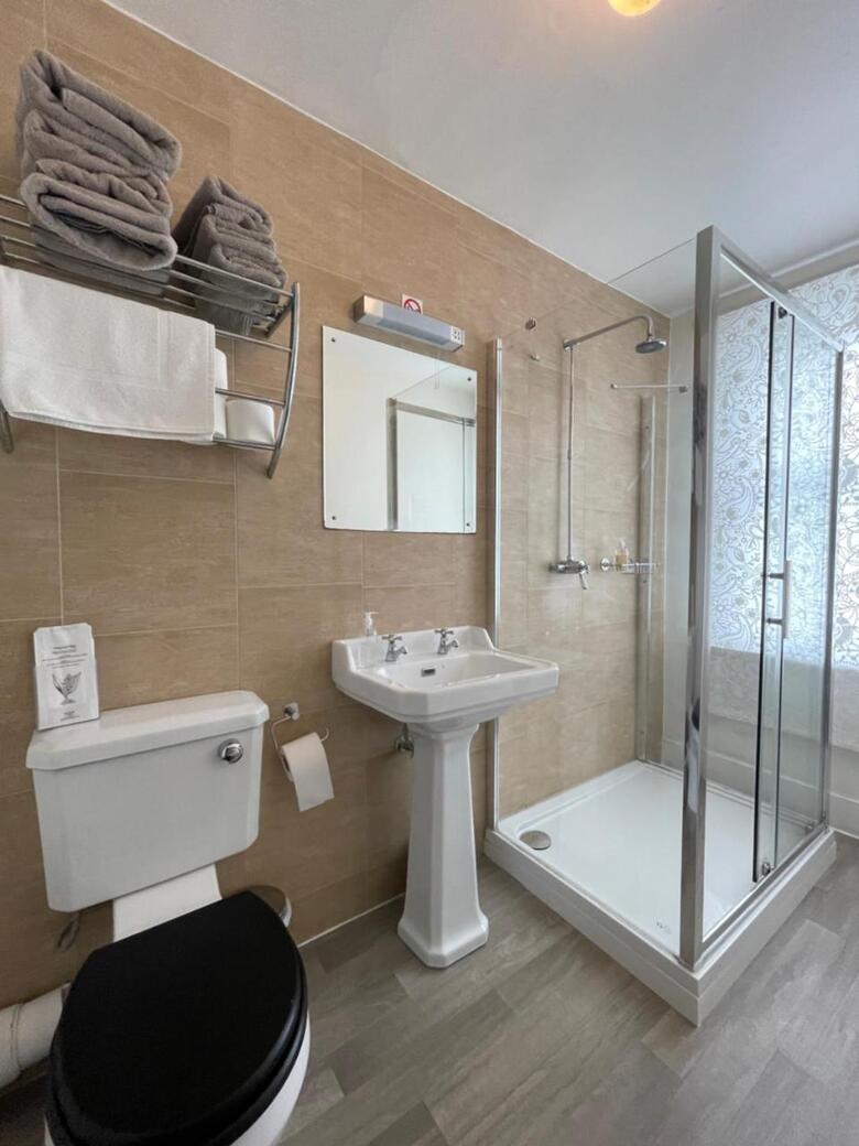 Hostal Newton House Guesthouse