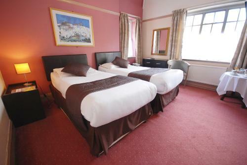 Tree Hotel At Iffley