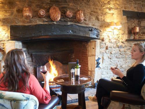 Posada Bear And Ragged Staff