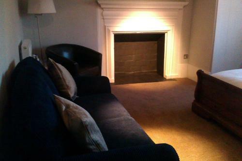 Posada Bear And Ragged Staff