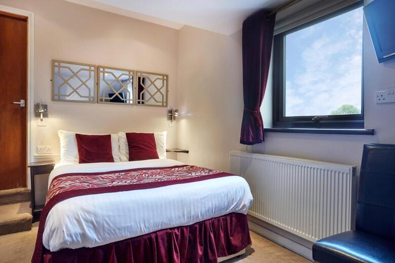 Hostal Conifers Guest House
