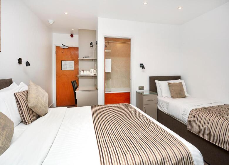 Hostal Conifers Guest House