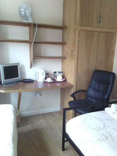 Hostal Athena Guest House