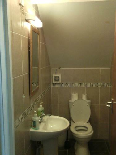 Hostal Athena Guest House