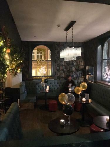 Eurobar Cafe & Hotel - B&B