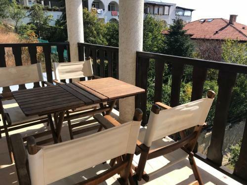 Breeze Nadezhda Apartment