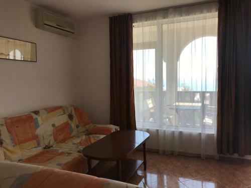 Breeze Nadezhda Apartment