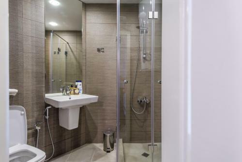 Colorful Two Bedroom Apartment Next To Serdika Center Sofia