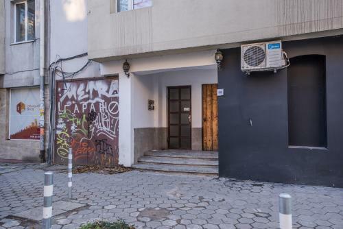Colorful Two Bedroom Apartment Next To Serdika Center Sofia
