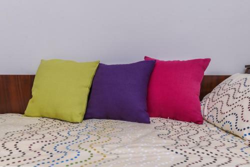 Colorful Two Bedroom Apartment Next To Serdika Center Sofia