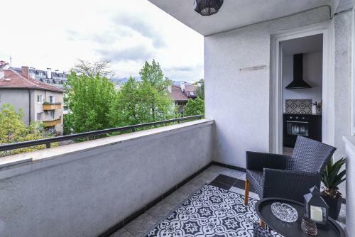 66 Apartment - Stylish Two Bedroom In Lozenets District