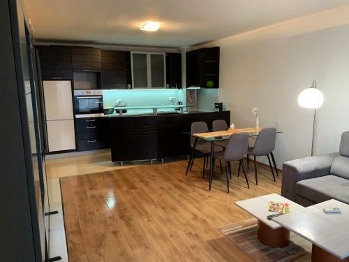 Central And Spacious Apartment