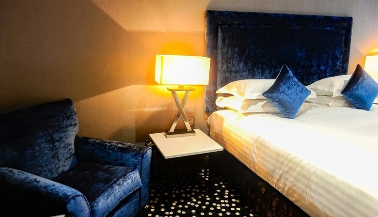 Hotel Ten Square