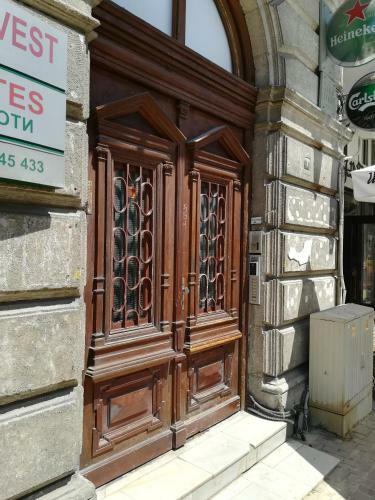 Zhakler - Top Center Apartment Opposite Starbucks