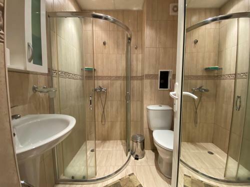 One Bedroom Apartment In Admiral Plaza