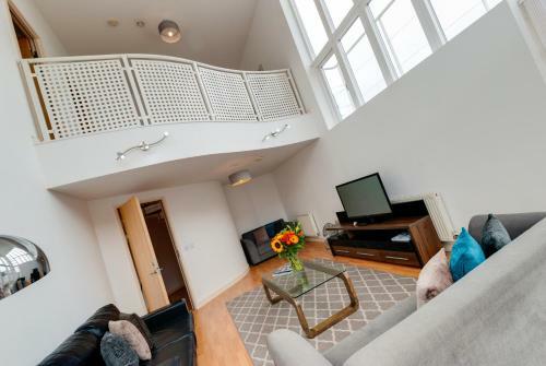 Base Serviced Apartments - The Docks