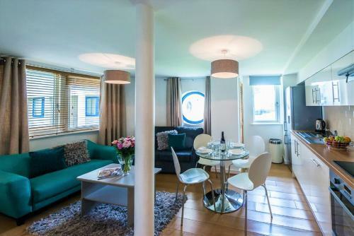 Base Serviced Apartments - The Docks