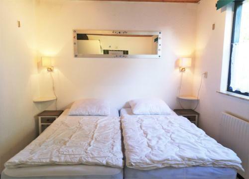 On135 de Zeemeeuw, Holiday Home With Garden