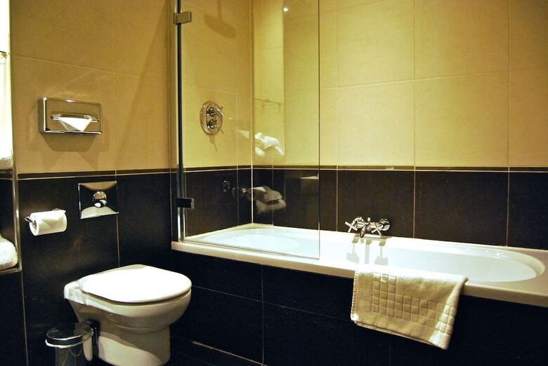 Hotel 62 Castle St