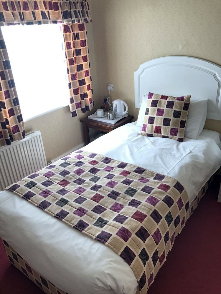 Saxonville Hotel