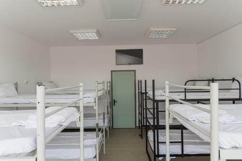Hostel Ghimbav Airport