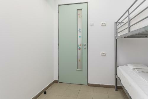 Hostel Ghimbav Airport