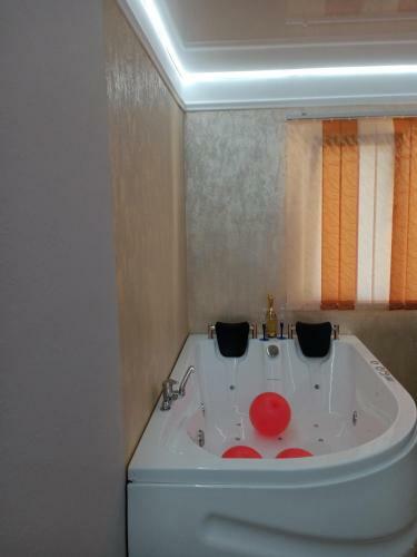 Ellas Jacuzzi Apartmens