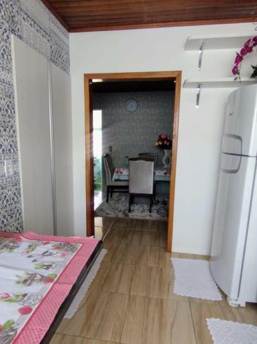 Casa Bem Localizada Na Efapi