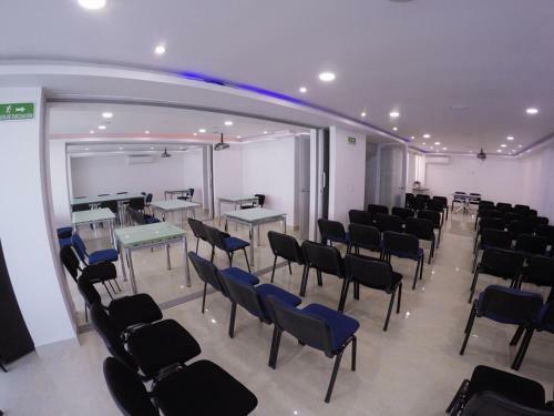 Kamaleb Farallones Hotel