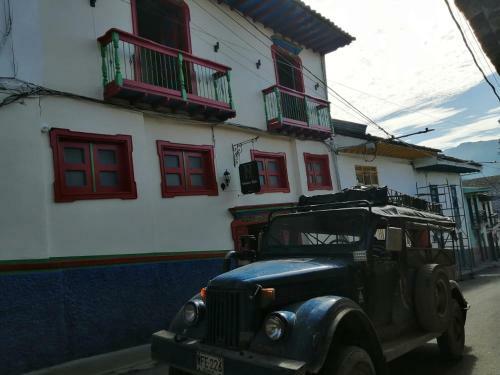 Hotel Salamina Highs