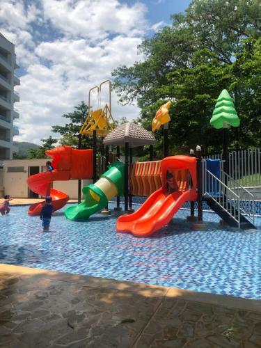 Apartamento Vacacional C�modo Y Acogedor Con Aire Y Piscinas!