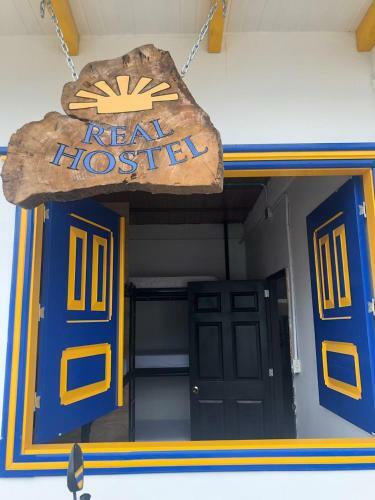 Hostal Real Hostel