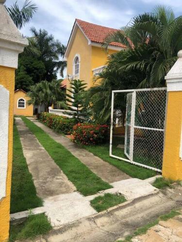 Puerto Plata, Caba�a Cerca de La Playa Con Piscina
