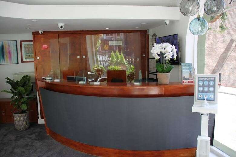 Elysee Hotel - Hyde Park