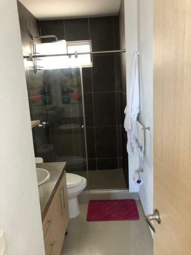 Hermoso Apartamento Con Ingreso Directo A La Playa