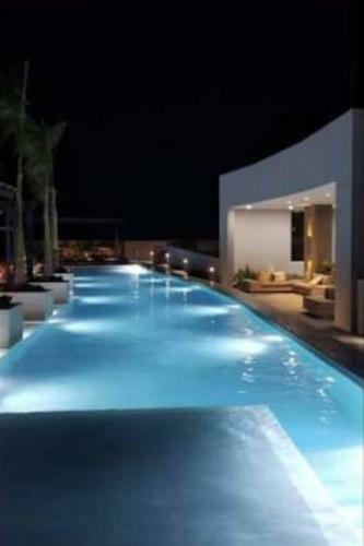 Hermoso Apartamento Con Ingreso Directo A La Playa