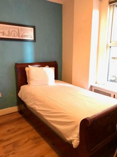 Hostal The Wembley Hotel