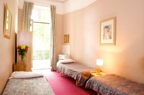 Hostal Curzon House Hotel