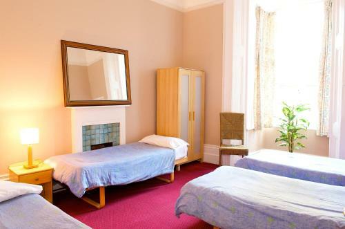 Hostal Curzon House Hotel