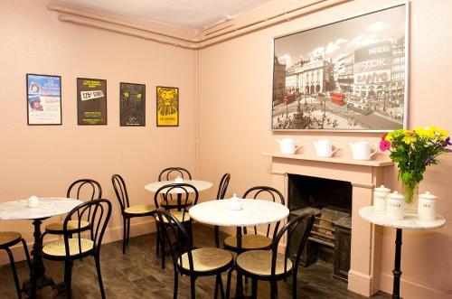 Hostal Curzon House Hotel