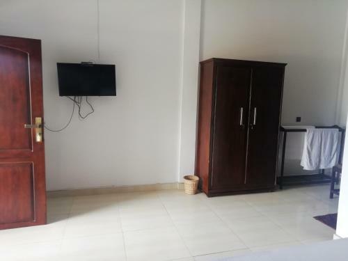 Hotel Tandoori Hut Inn Arugambay