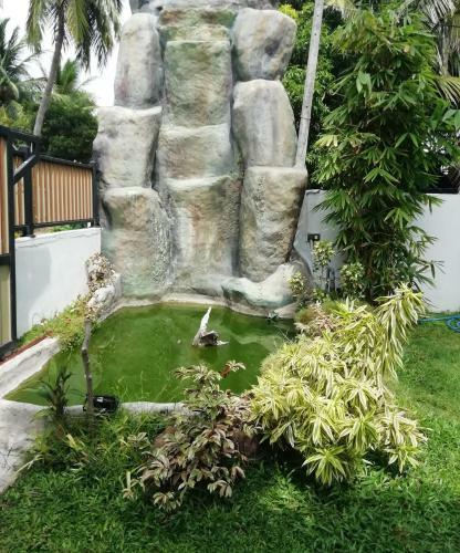 Hotel Tandoori Hut Inn Arugambay