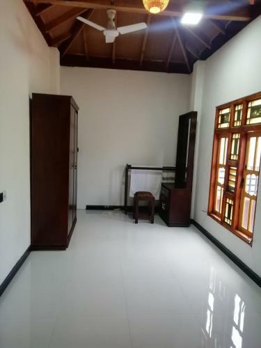 Hotel Tandoori Hut Inn Arugambay
