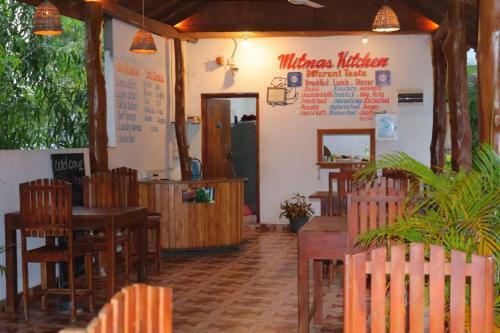 Sandy Bay Hotel Arugambay